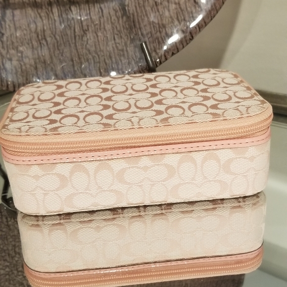 COACH Jewelry Box in Peony Pink. NWT - Picture 3 of 8